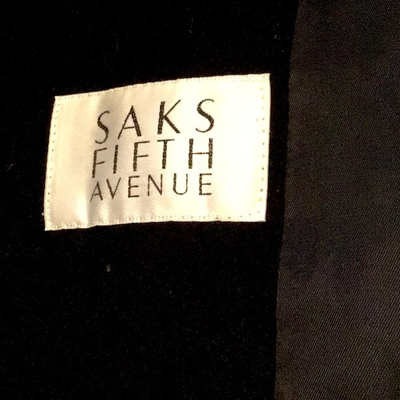 Elegant Perry Ellis/Saks 5th wool coat, fur collar - Picture 7 of 10